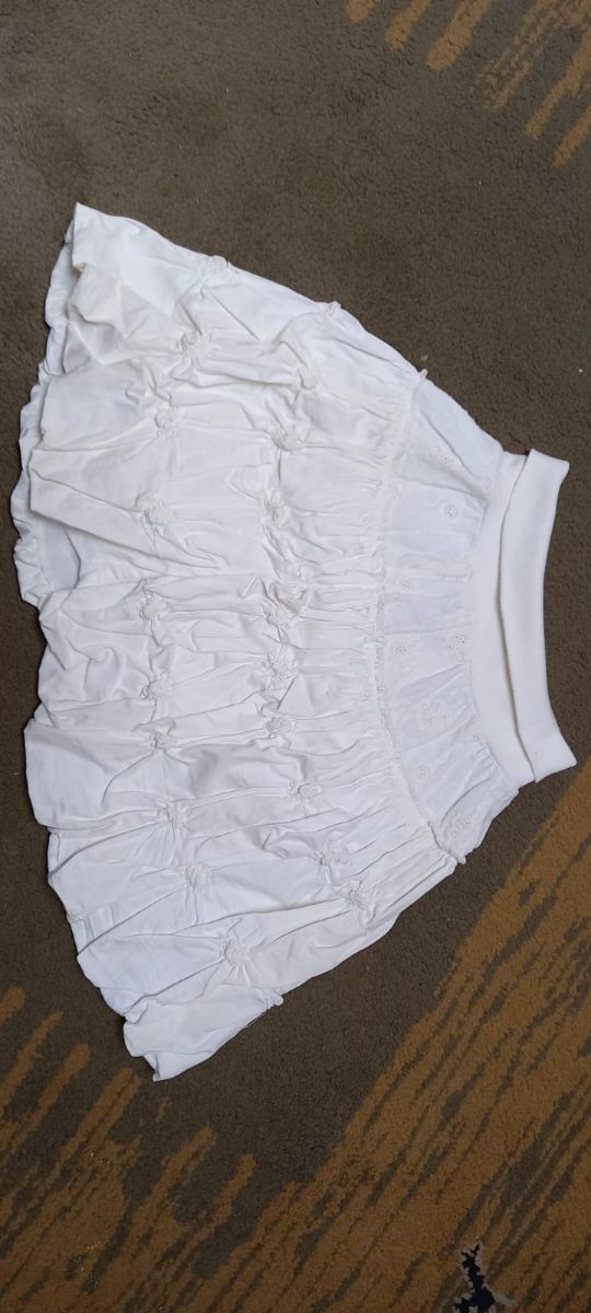 falda blanca