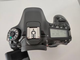 Canon 80D + accesorios