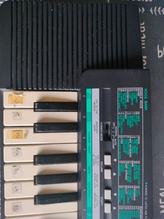 Teclado Yamaha antiguo vintage
