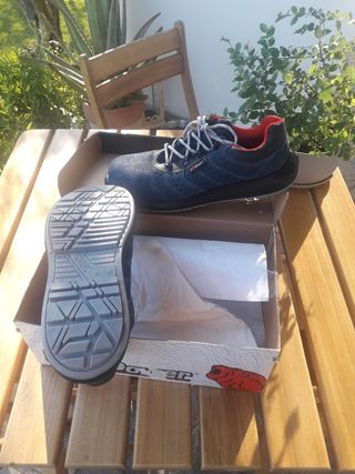 Scarpe antifurtunistica misura 37