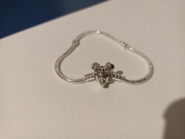 pulsera plata con cierre de Minnie mouse