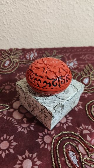 ANTIGUA CAJA CHINA DE CINABRIO