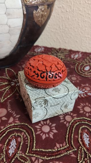 ANTIGUA CAJA CHINA DE CINABRIO