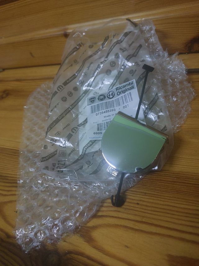 Tapa defensa trasera Fiat 500 de segunda mano por 12 EUR en O Cotiño en