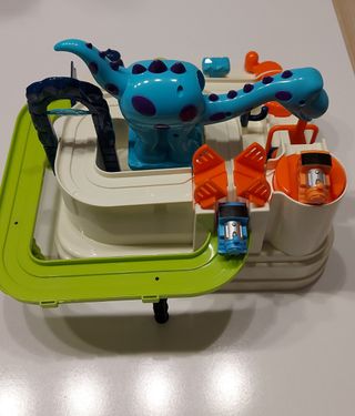 Pista de coches, como nueva en su caja original.