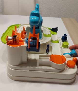 Pista de coches, como nueva en su caja original.