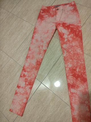 Pantalón vaquero pitillo deslavado de Salsa