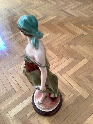 Cerámica Bondia. Campesina