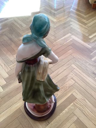 Cerámica Bondia. Campesina