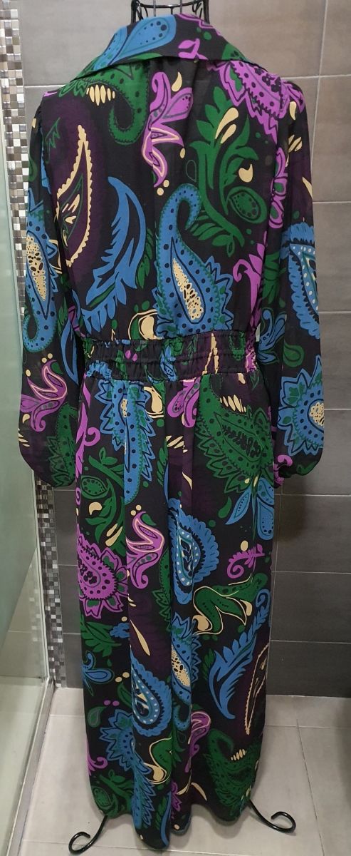 Vestido largo estampado Zara.