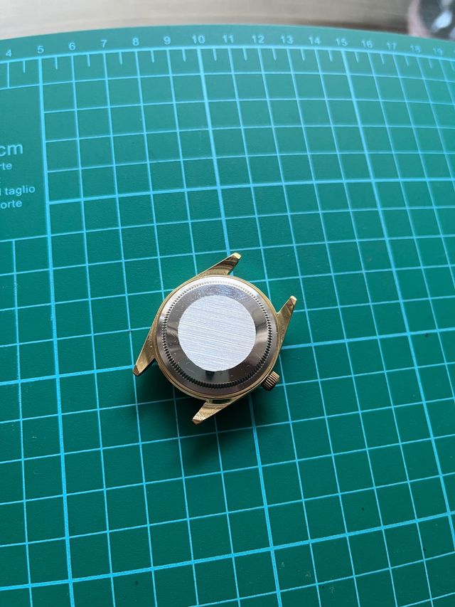 Reloj aresso rojo brillante