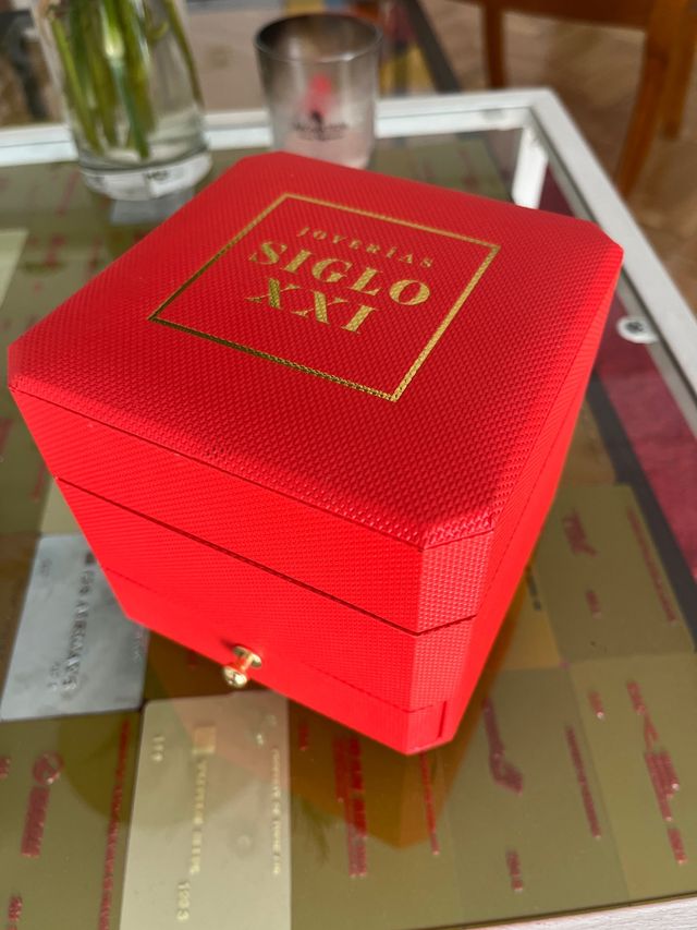 Reloj aresso rojo brillante