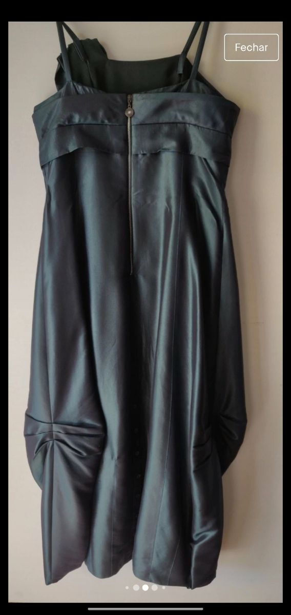 Vestido comprido verde Ana Sousa com detalhes esai