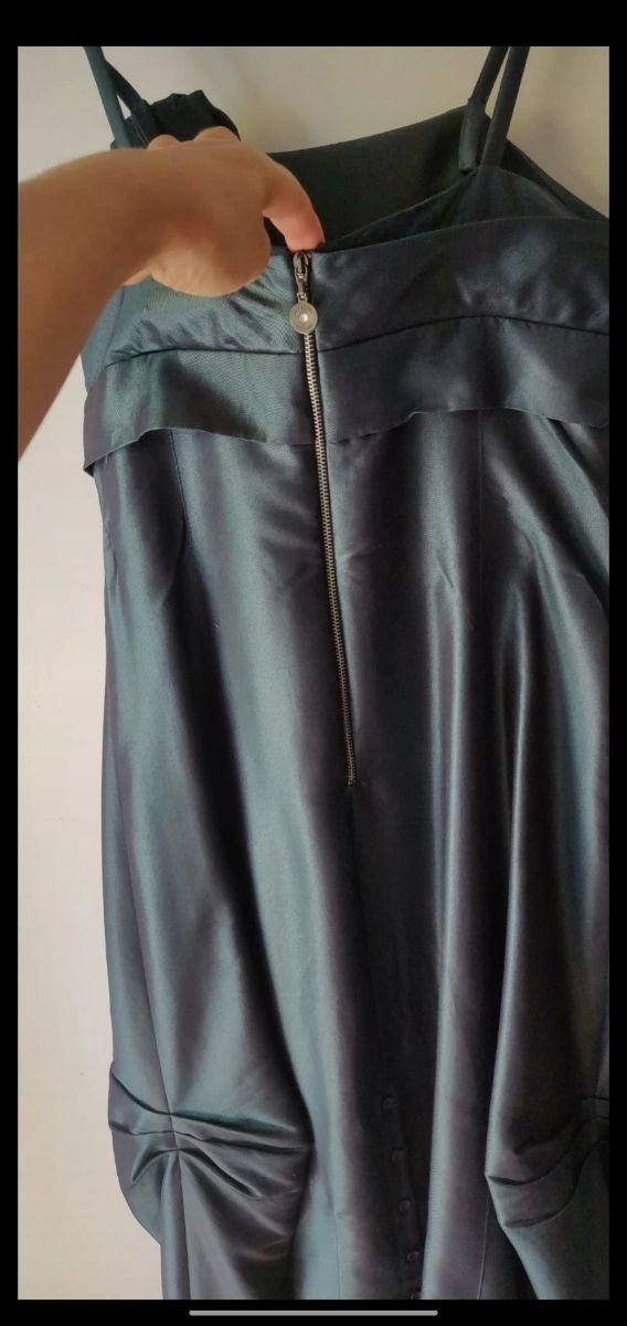 Vestido comprido verde Ana Sousa com detalhes esai