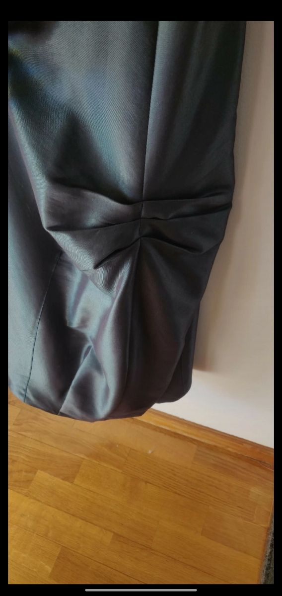 Vestido comprido verde Ana Sousa com detalhes esai