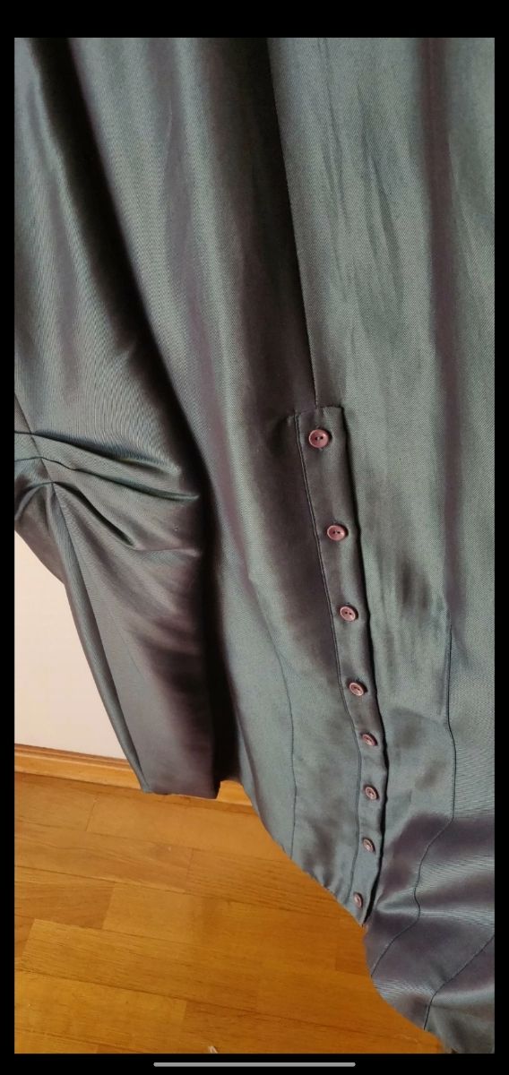 Vestido comprido verde Ana Sousa com detalhes esai