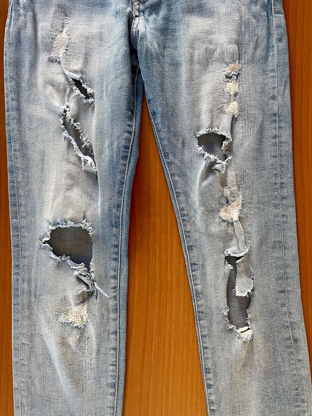 Jeans strappati skinny low waist H&M