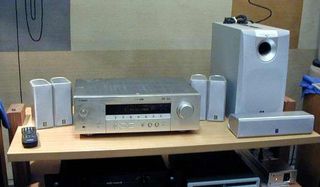 Receptor Yamaha con Homecinema y subwoofer