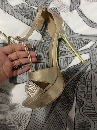 Zapato salón brillante