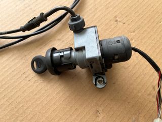 Clausor contacto derbi atlantis 50cc