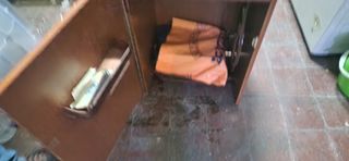 máquina de coser con mueble