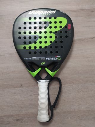 Pala Bullpadel Vertex 02 Avant (funda incluida)