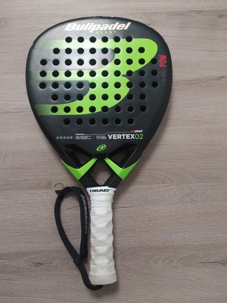 Pala Bullpadel Vertex 02 Avant (funda incluida)