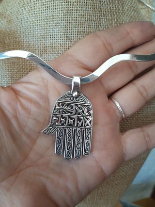 colgante mano de Fátima plata de ley 