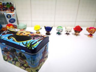 Patrulla canina y Héroes de Marvel muñecos