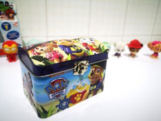 Patrulla canina y Héroes de Marvel muñecos