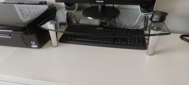 soporte ordenador o televisor