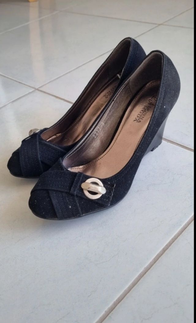 Ballerine scamosciate con zeppa