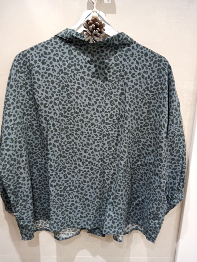 Blusa verdes.Animal Print.