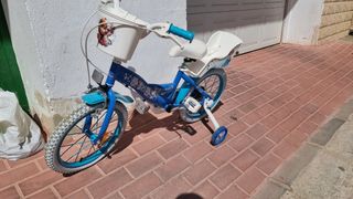 bicicleta niña. frozen en perfecto estado