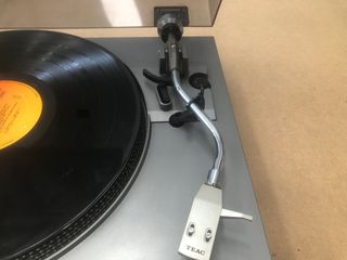 Plato Giradiscos TEAC