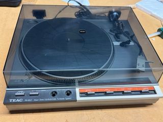 Plato Giradiscos TEAC