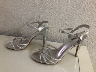 Sandalia plateada