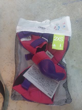 Protecciones Patines.Muñequeras usadas.Resto nuevo