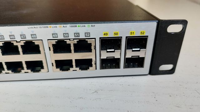 Switch gigabit D-Link DGS-1210-48 G-1 gestionable