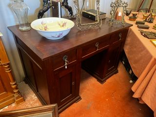 ANTIGUA MESA DE DESPACHO EN CASTAÑO