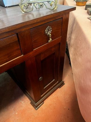 ANTIGUA MESA DE DESPACHO EN CASTAÑO