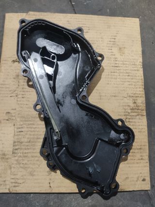 tapa distribución Nissan navara 2,5 dci