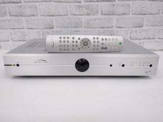 Amplificador integrado Myryad Z140.