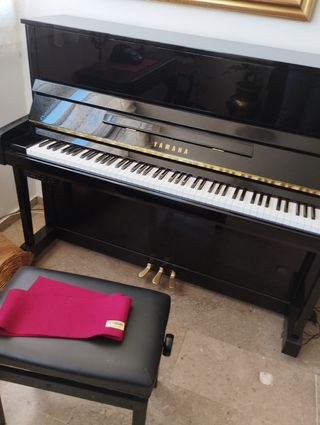 Piano Yamaha B3 Silent. Muy cuidado