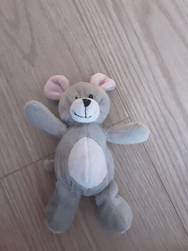 Ratón de peluche