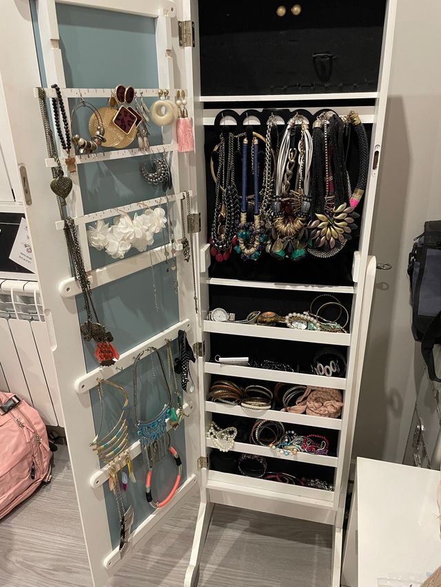 Mueble armario joyero de pie con espejo