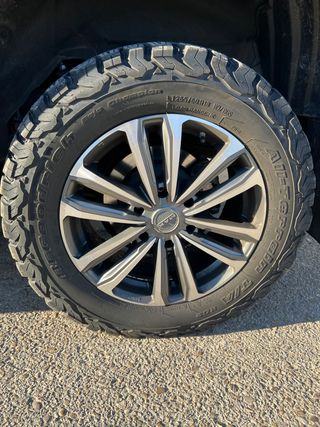 Llantas TOYOTA Land Cruiser