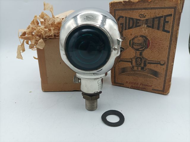 Motómetro de coche antiguo marca Gidelite. Años 20