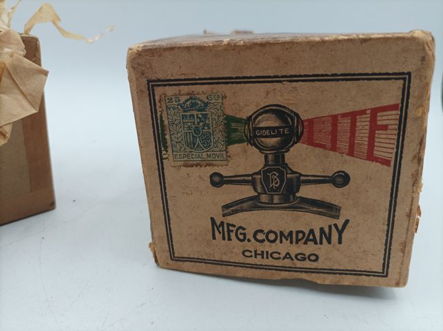 Motómetro de coche antiguo marca Gidelite. Años 20