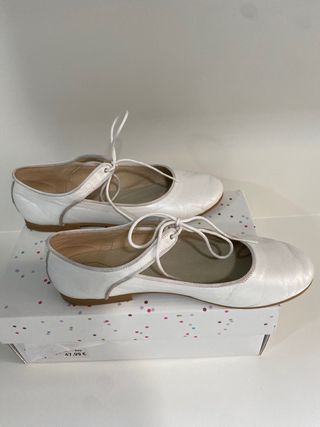 Zapato niña de vestir nuevo 